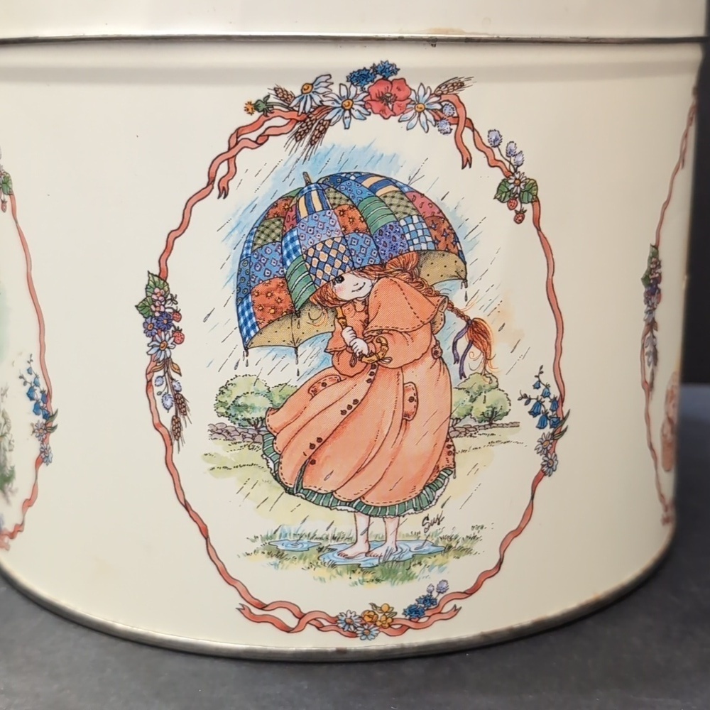 VGT,1980s Danish Butter Cookie Tin, Louise By Susy. - Picture 3 of 10